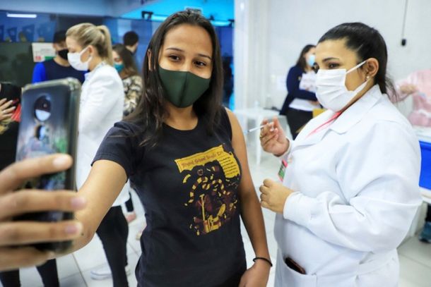S&atilde;o 8.322.493 imunizados com a primeira dose ou dose &uacute;nica no Estado.