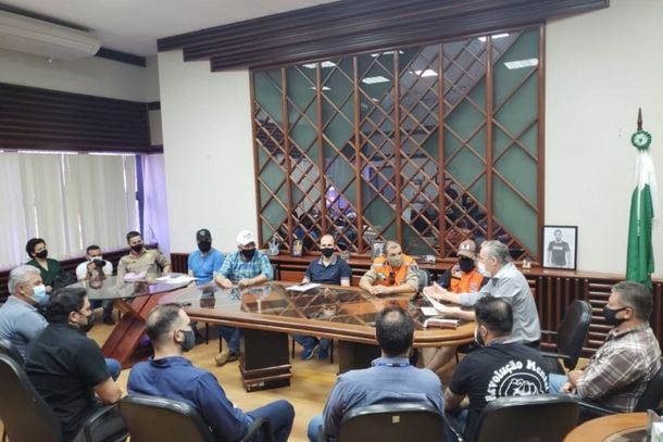 Na tarde desta segunda-feira (25), houve uma reuni&atilde;o no gabinete municipal comandada pelo prefeito em exerc&iacute;cio de Paranava&iacute;, Pedro Baraldi.