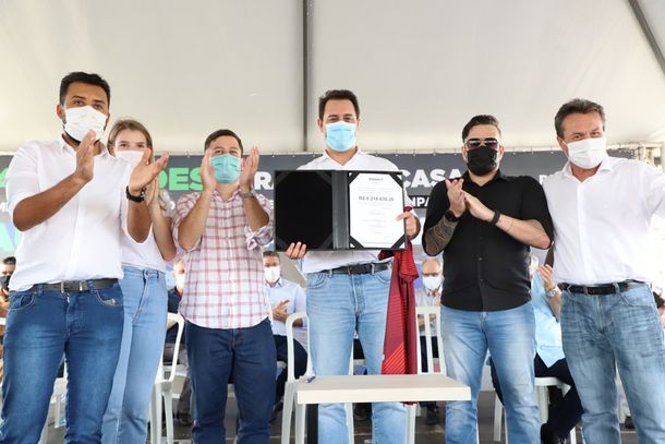 Parceria entre Governo do Estado e prefeitura de Paranava&iacute; foi assinada nesta quinta-feira (17).