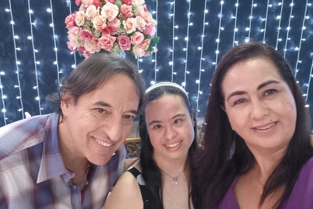 Depois de muita luta, a fam&iacute;lia celebra todas as conquistas e o potencial que Priscilla alcan&ccedil;ou no decorrer dos anos.