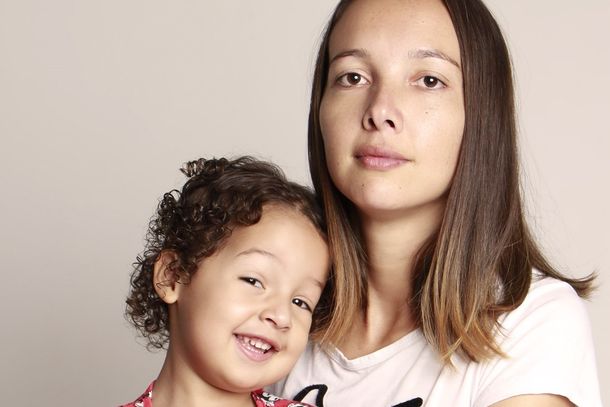 Dianna relata que cuida de Mait&ecirc; e mais um filho, de 8 meses, sozinha.