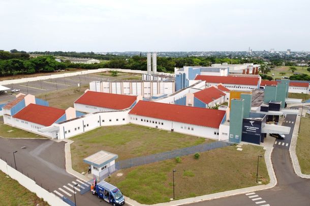 Segundo ela, o hospital est&aacute; "equipado e com uma estrutura fant&aacute;stica" para receber os pacientes que aguardam pelos procedimentos.