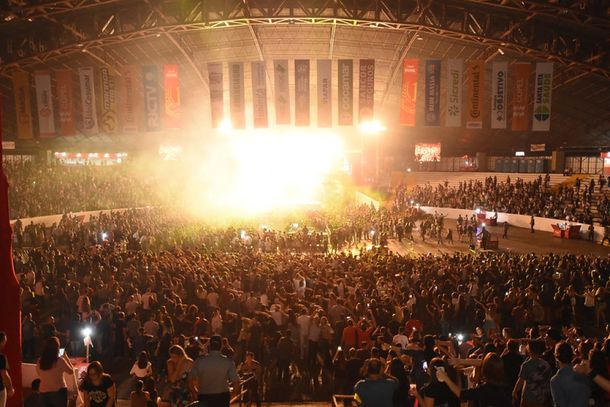A compra de ingressos para os shows e os rodeios da Expoing&aacute; 2022 pode ser feita pela plataforma https://www.uautickets.com/.
