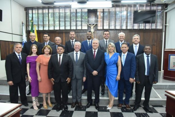Vereadores levam a c&acirc;mara itinerante ao cal&ccedil;ad&atilde;o de Paranava&iacute;