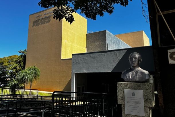 A nova licita&ccedil;&atilde;o prev&ecirc; a inclus&atilde;o de melhorias como sistema de sonoriza&ccedil;&atilde;o, ilumina&ccedil;&atilde;o c&ecirc;nica e outras adequa&ccedil;&otilde;es t&eacute;cnicas.