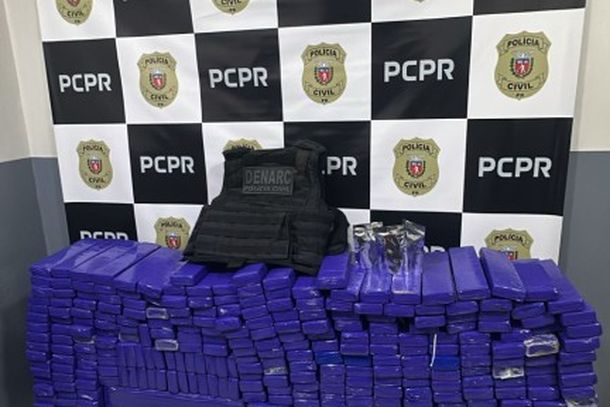 Pol&iacute;cia apreendeu mais de meia tonelada de maconha e um ve&iacute;culo roubado durante opera&ccedil;&atilde;o em Terra Rica.