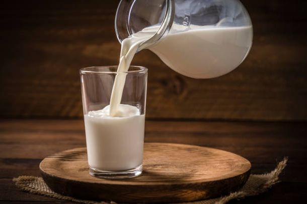 Pesquisadores da UEM criam higienizantes naturais para a produ&ccedil;&atilde;o de leite