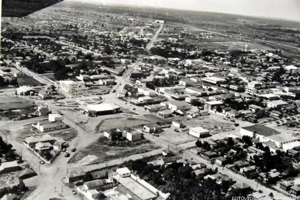Ruas estreitas do centro de Paranava&iacute; refletem a falta de planejamento durante a coloniza&ccedil;&atilde;o em 1958.