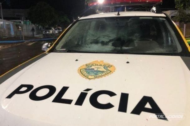 Casal &eacute; atingido por disparos de arma de fogo em S&atilde;o Carlos do Iva&iacute;