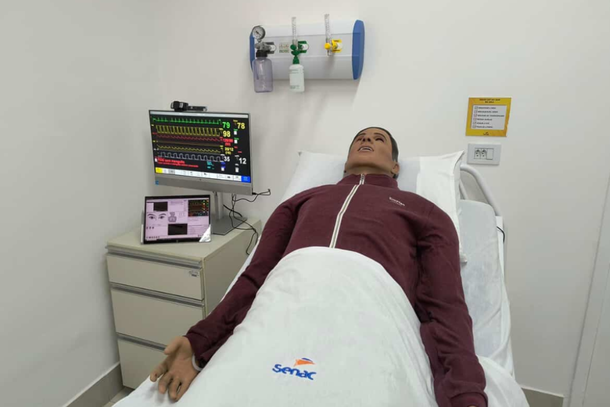 Simulador de alta fidelidade em sa&uacute;de, novidade adquirida pelo Senac Paranava&iacute; para o curso T&eacute;cnico em Enfermagem.