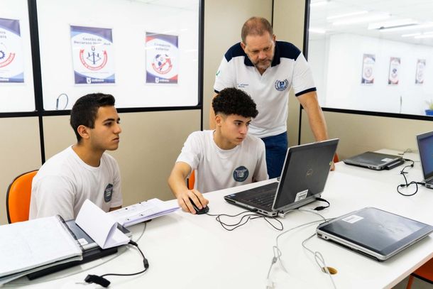 Prazo de matr&iacute;cula para classificados do Aprova Paran&aacute; na UEM encerra hoje