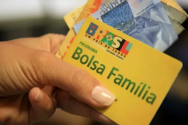 Bolsa Fam&iacute;lia paga benefici&aacute;rios com NIS final 4 nesta segunda (23)