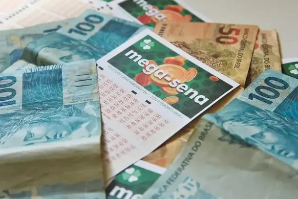 Dois apostadores de Paranava&iacute; acertam a quadra da Mega-Sena