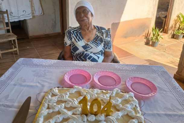 Dona Maria Alves, centen&aacute;ria de S&atilde;o Jo&atilde;o do Caiu&aacute;, completa 104 anos