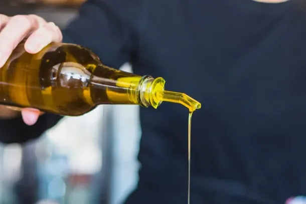 Agricultura faz alerta sobre azeite impr&oacute;prio para consumo; veja mais