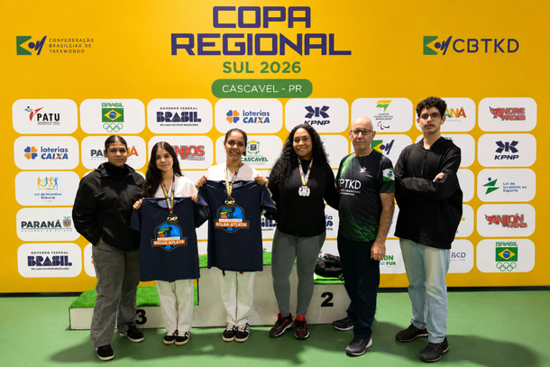 Atletas de Paranava&iacute; conquistam medalhas na Copa Regional Sul de Taekwondo