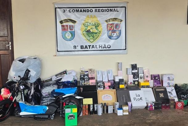 Abordagem na PR-463 termina com apreens&atilde;o de eletr&ocirc;nicos, roupas e canetas emagrecedoras