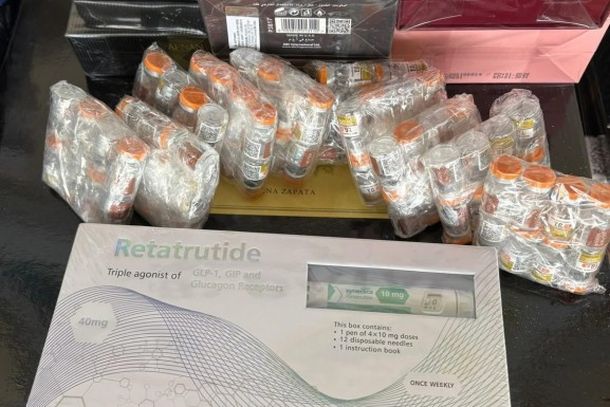 Abordagem na PR-463 termina com apreens&atilde;o de eletr&ocirc;nicos, roupas e canetas emagrecedoras