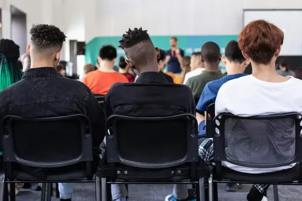As institui&ccedil;&otilde;es de ensino p&uacute;blicas e privadas usam os resultados das provas para selecionar os estudantes.