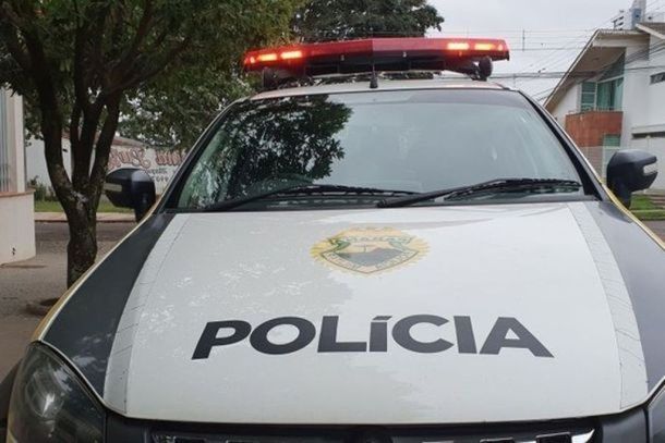 De acordo com a Pol&iacute;cia Militar, a ocorr&ecirc;ncia foi registrada &agrave;s 7h34. Uma funcion&aacute;ria de 22 anos relatou que, ao chegar para trabalhar, encontrou uma das janelas do com&eacute;rcio arrombada.