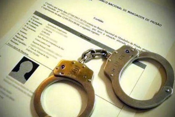 A equipe policial realizava patrulhamento pela regi&atilde;o central do munic&iacute;pio quando abordou o suspeito.