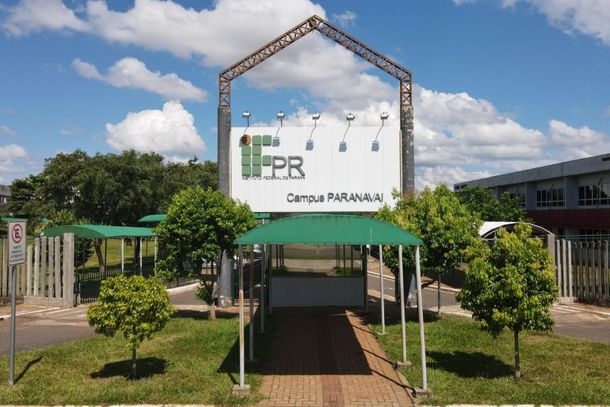 Al&eacute;m do ensino gratuito, o IFPR oferece infraestrutura com laborat&oacute;rios especializados, biblioteca, programas de assist&ecirc;ncia estudantil e oportunidades de participa&ccedil;&atilde;o em projetos de pesquisa, extens&atilde;o e inova&ccedil;&atilde;o.