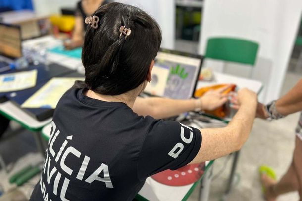 Documento substitui gradualmente o RG, &eacute; gratuito na primeira via e ser&aacute; exigido para acesso a benef&iacute;cios sociais nos pr&oacute;ximos anos.
