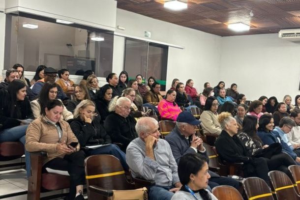 A organiza&ccedil;&atilde;o refor&ccedil;a o convite para que toda a comunidade participe e ajude a construir os rumos da sa&uacute;de p&uacute;blica em Paranava&iacute;.