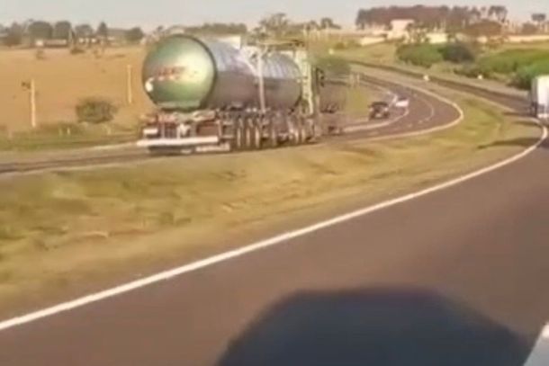 Segundo relatos, a Pol&iacute;cia Rodovi&aacute;ria Federal (PRF) n&atilde;o foi acionada durante a ocorr&ecirc;ncia. 