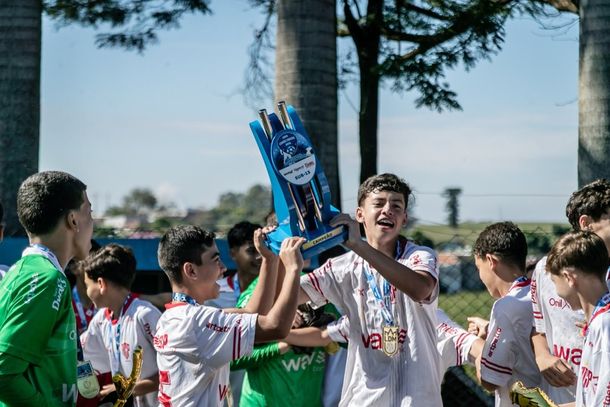 Al&eacute;m da campanha sem derrotas, o Vermelhinho dominou as premia&ccedil;&otilde;es individuais da competi&ccedil;&atilde;o.