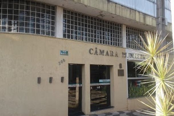 C&acirc;mara de Paranava&iacute; aprova projetos e cobra respostas da Prefeitura sobre servi&ccedil;os p&uacute;blicos.
