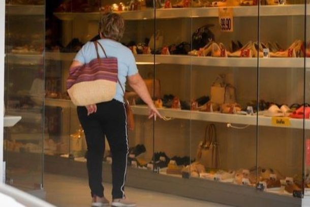 Lojas do com&eacute;rcio local ter&atilde;o hor&aacute;rio estendido neste s&aacute;bado. A orienta&ccedil;&atilde;o &eacute; aproveitar o per&iacute;odo para fazer compras com mais tranquilidade.