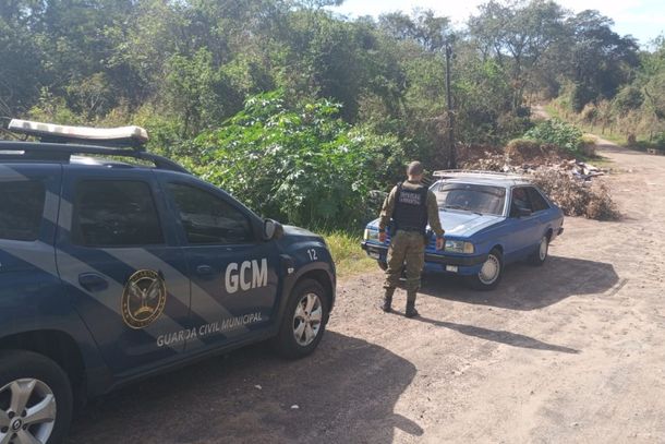 DESCARTE IRREGULAR,FLAGRADO PELA GUARDA MUNICIPAL