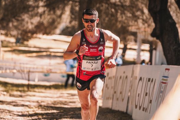 Fl&oacute;rida viver&aacute; um momento hist&oacute;rico neste domingo (5) com a realiza&ccedil;&atilde;o da 1&ordf; Fest Fish Run, a primeira corrida de rua do munic&iacute;pio. Promovido pela Prefeitura de Fl&oacute;rida, por meio da Secretaria Municipal de Esportes, o evento busca incentivar a pr&aacute;tica esportiva e reunir atletas, fam&iacute;lias e moradores em uma manh&atilde; de sa&uacute;de, integra&ccedil;&atilde;o e supera&ccedil;&atilde;o.  A expectativa &eacute; que a prova atraia participantes de diversas cidades da regi&atilde;o, fortalecendo o calend&aacute;rio esportivo do munic&iacute;pio e dando in&iacute;cio a uma nova tradi&ccedil;&atilde;o em Fl&oacute;rida.  A largada da prova principal, com percurso de 5 quil&ocirc;metros, est&aacute; marcada para as 7h30, na Pra&ccedil;a Silv&eacute;rio &Acirc;ngelo Dall'Ago. Logo ap&oacute;s a corrida adulta, ser&aacute; realizada a Corrida Kids, voltada ao p&uacute;blico infantil.  As inscri&ccedil;&otilde;es seguem abertas e podem ser feitas pelo site www.tvcomrunning.com.br. A organiza&ccedil;&atilde;o convida atletas e a comunidade para participarem da primeira edi&ccedil;&atilde;o da Fest Fish Run, que promete unir esporte, lazer e confraterniza&ccedil;&atilde;o em um &uacute;nico evento.