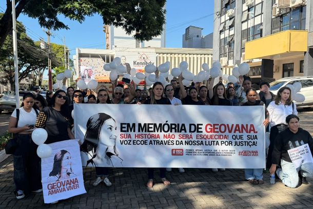 "Minha filha amava viver", diz m&atilde;e de Geovana durante passeata por justi&ccedil;a em Paranava&iacute;.
