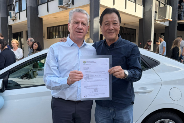 Prefeitura entrega ve&iacute;culo &agrave; Assist&ecirc;ncia Social e anuncia obra no Jardim Morumbi