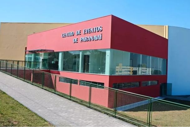 A capacita&ccedil;&atilde;o re&uacute;ne professores, gestores, coordenadores pedag&oacute;gicos e demais profissionais da Educa&ccedil;&atilde;o Municipal, refor&ccedil;ando o compromisso da administra&ccedil;&atilde;o com a valoriza&ccedil;&atilde;o dos servidores e com o desenvolvimento de uma educa&ccedil;&atilde;o cada vez mais qualificada para os alunos de Paranava&iacute;.