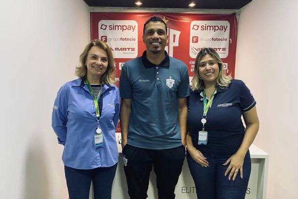 Claudia Ragazzi, diretora do Portal da Cidade Paranava&iacute;, Wanderley J&uacute;nior, t&eacute;cnico do ACP e Mariana Agnes, jornalista do Portal da Cidade.