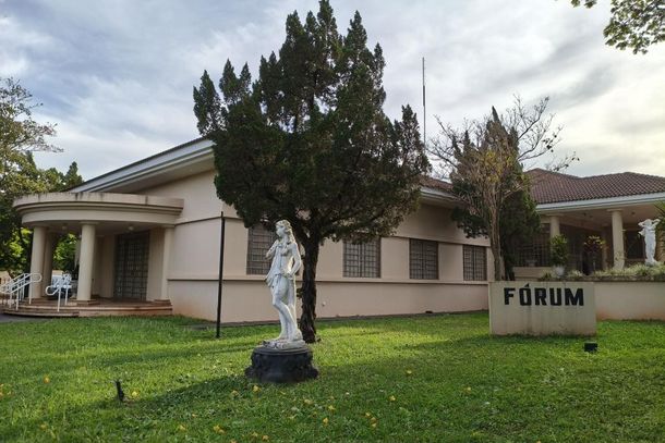 Dois r&eacute;us respondem por homic&iacute;dio qualificado; julgamento ser&aacute; realizado no F&oacute;rum de Nova Esperan&ccedil;a.