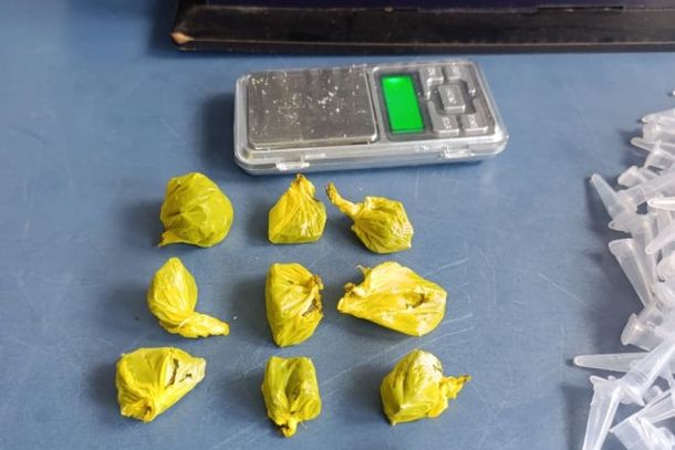 A&ccedil;&atilde;o da Guarda Municipal no Jardim S&atilde;o Jorge apreendeu maconha, &ldquo;dry&rdquo;, balan&ccedil;a de precis&atilde;o e 676 tubos vazios.