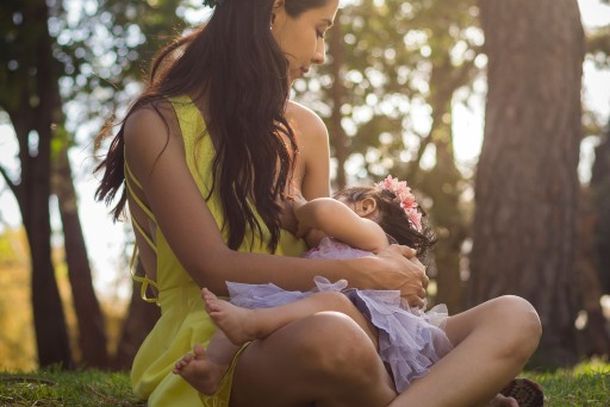 Mais do que uma campanha de sa&uacute;de, o Agosto Dourado refor&ccedil;a uma mensagem: para que a amamenta&ccedil;&atilde;o aconte&ccedil;a, as m&atilde;es tamb&eacute;m precisam ser acolhidas, informadas e apoiadas.