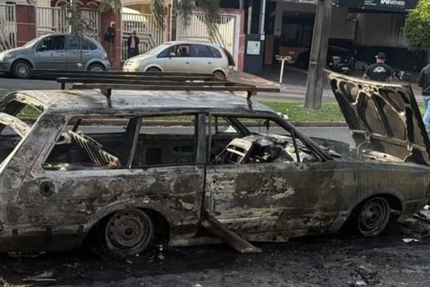 Ve&iacute;culo estava pr&oacute;ximo ao Gug&atilde;o quando pegou fogo; ningu&eacute;m ficou ferido.