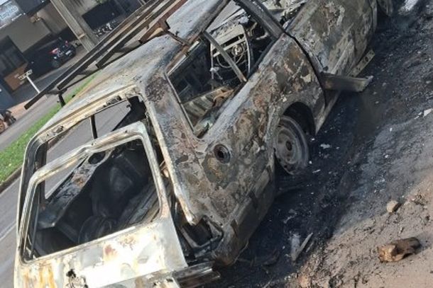 Ve&iacute;culo estava pr&oacute;ximo ao Gug&atilde;o quando pegou fogo; ningu&eacute;m ficou ferido.