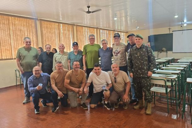 Participantes de diferentes turmas viajaram de v&aacute;rias regi&otilde;es do Brasil para reencontrar antigos companheiros.
