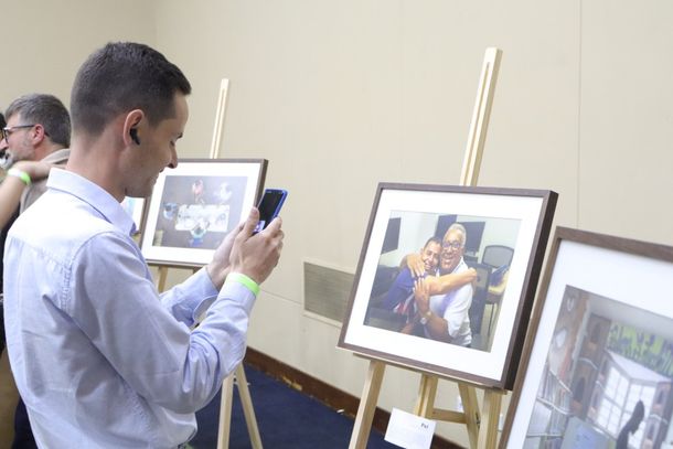 Exposi&ccedil;&atilde;o fotogr&aacute;fica celebra os 15 anos da Defensoria P&uacute;blica do Paran&aacute; (Fonte: Reprodu&ccedil;&atilde;o Assessoria de Comunica&ccedil;&atilde;o DPE-PR)