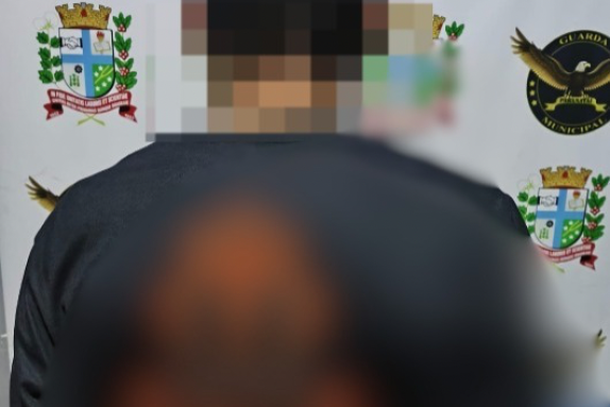 Por volta das 20h40 desta quinta-feira (27), a Guarda Civil Municipal de Paranava&iacute; foi acionada para atender uma ocorr&ecirc;ncia de poss&iacute;vel furto na Escola Municipal Isabela de Souza Ribeiro Felipe.
