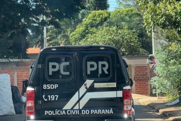 O morador foi obrigado a se deitar no ch&atilde;o, com o rosto voltado para baixo. Em seguida, o homem fugiu levando um celular Samsung, uma quantia em dinheiro e um cart&atilde;o banc&aacute;rio.