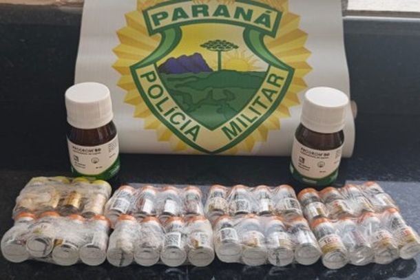 Produtos foram encontrados no porta-luvas de um carro ocupado por tr&ecirc;s mulheres, em Cruzeiro do Oeste.
