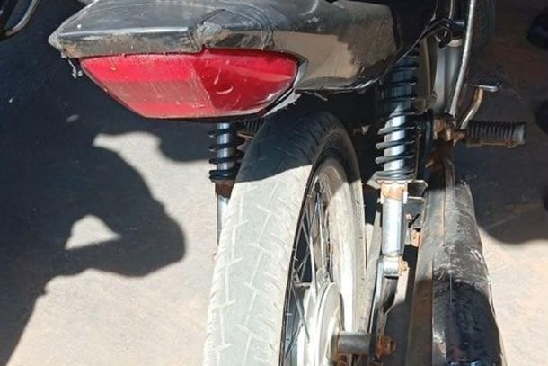 Motocicleta com cerca de R$ 55 mil em d&eacute;bitos &eacute; apreendida pela GCM em Mandiocaba