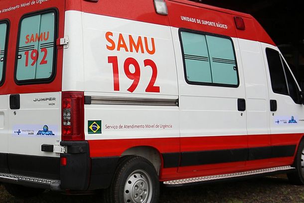 Colis&atilde;o com um autom&oacute;vel ocorreu no trevo da Piracema; v&iacute;tima foi encaminhada &agrave; Santa Casa.